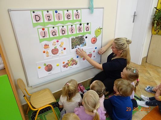 Grafika #5: Dzień Jabłka