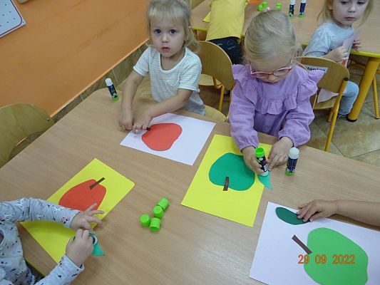 Grafika #19: Dzień Jabłka