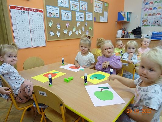 Grafika #23: Dzień Jabłka