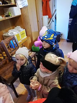 Grafika #1: Wyjście do pasieki cz. I