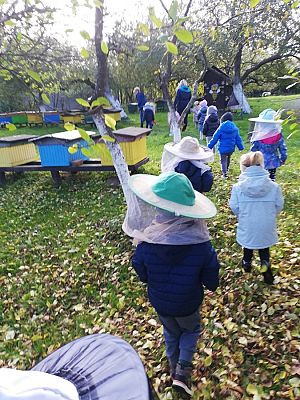 Grafika #2: Wyjście do pasieki cz. I