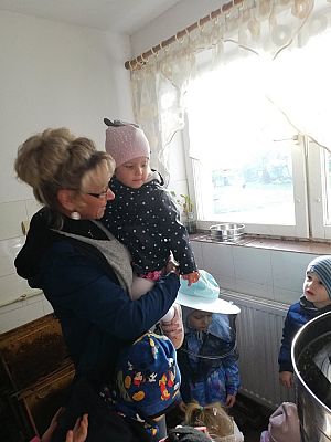 Grafika #5: Wyjście do pasieki cz. I