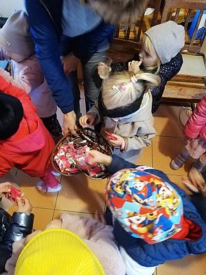 Grafika #12: Wyjście do pasieki cz. I