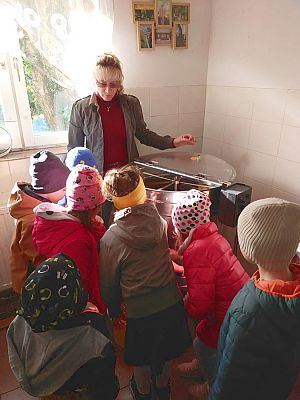 Grafika #5: Wyjście do pasieki cz. II