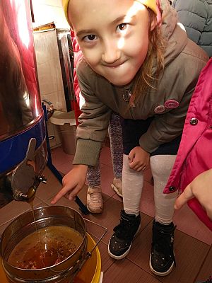 Grafika #19: Wyjście do pasieki cz. II