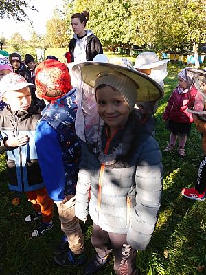 Grafika #2: Wyjście do pasieki cz. III