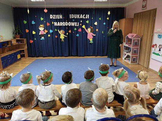 Grafika #3: Dzień Edukacji Narodowej cz. I