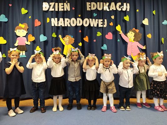 Grafika #10: Dzień Edukacji Narodowej cz. I