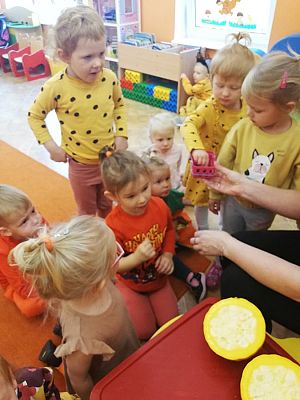 Grafika #18: Dzień Dyni grupa I Motylki