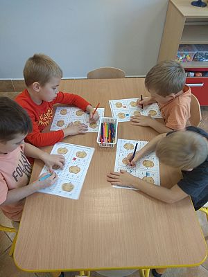 Grafika #9: Dzień Dyni gr. III Sowy