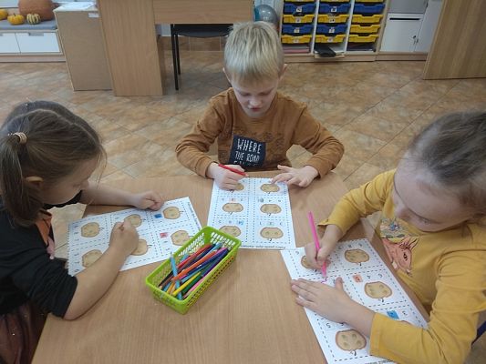 Grafika #6: Dzień Dyni gr. III Sowy