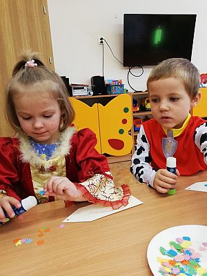 Grafika #8: Dzień Postaci z Bajek gr. I Motylki