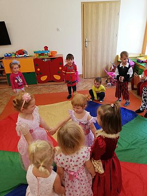 Grafika #2: Dzień Postaci z Bajek -grupa I Motylki cd.