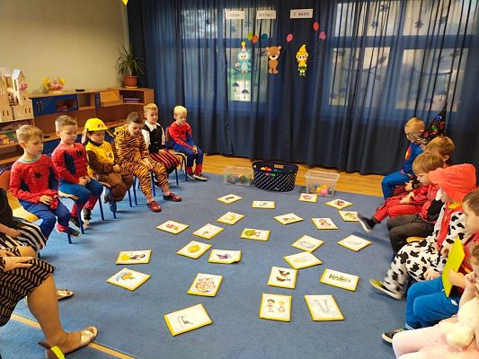 Grafika #8: Dzień Postaci z Bajek -grupa II Rybki