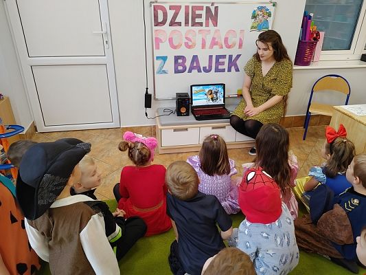 Grafika #0: Dzień Postaci z Bajek -grupa III Sowy