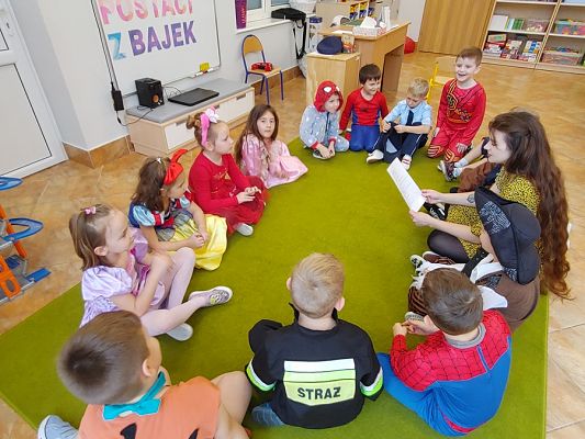 Grafika #4: Dzień Postaci z Bajek -grupa III Sowy