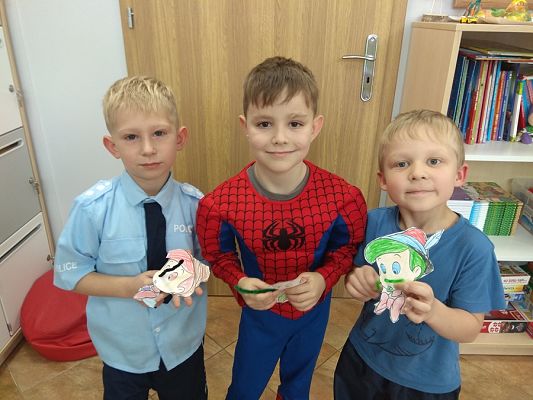 Grafika #9: Dzień Postaci z Bajek -grupa III Sowy