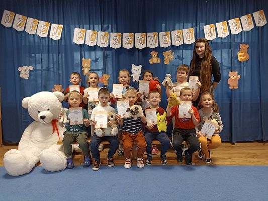 Grafika #25: Dzień Pluszowego Misia gr. III Sowy