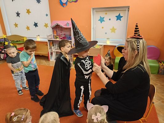 Grafika #5: Andrzejki grupa I Motylki