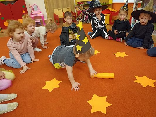 Grafika #12: Andrzejki grupa I Motylki