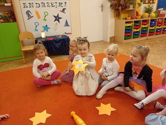 Grafika #14: Andrzejki grupa I Motylki