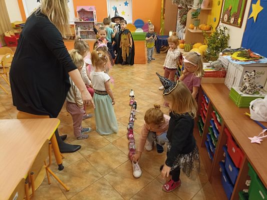 Grafika #15: Andrzejki grupa I Motylki