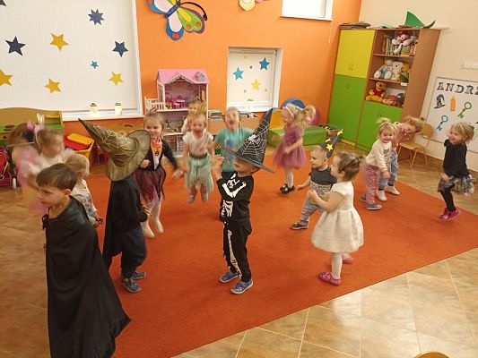 Grafika #23: Andrzejki grupa I Motylki