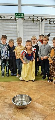 Grafika #9: Andrzejki grupa III Sowy