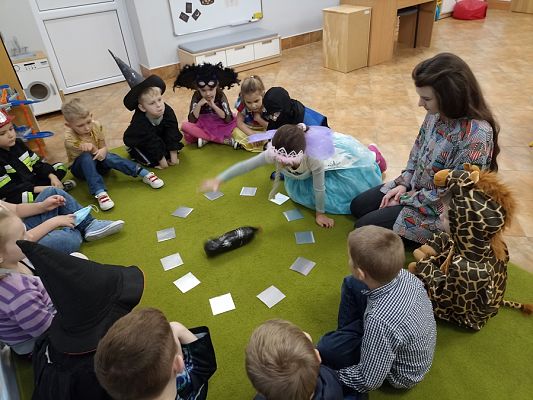 Grafika #13: Andrzejki grupa III Sowy