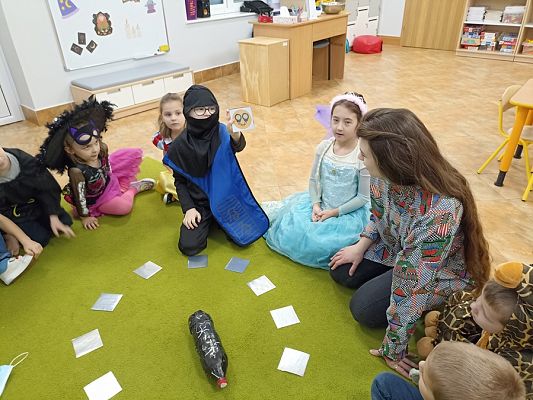 Grafika #15: Andrzejki grupa III Sowy