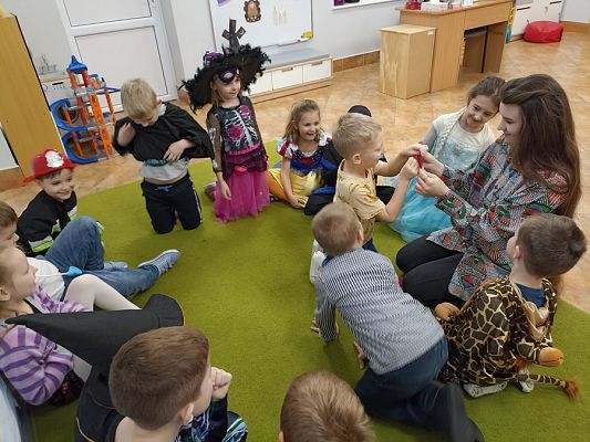 Grafika #18: Andrzejki grupa III Sowy