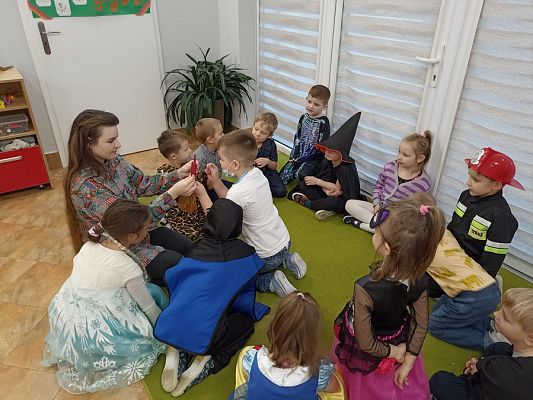 Grafika #19: Andrzejki grupa III Sowy