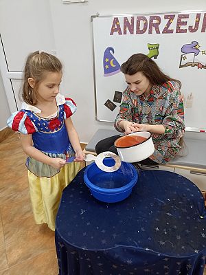 Grafika #24: Andrzejki grupa III Sowy