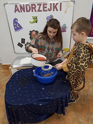 Grafika #29: Andrzejki grupa III Sowy