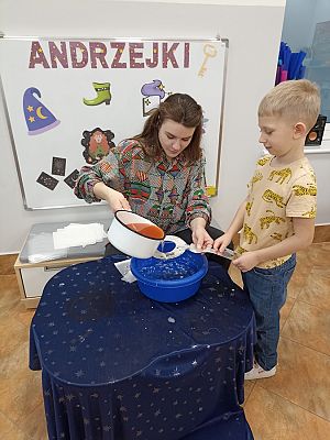 Grafika #28: Andrzejki grupa III Sowy