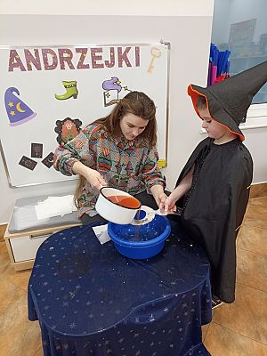 Grafika #30: Andrzejki grupa III Sowy