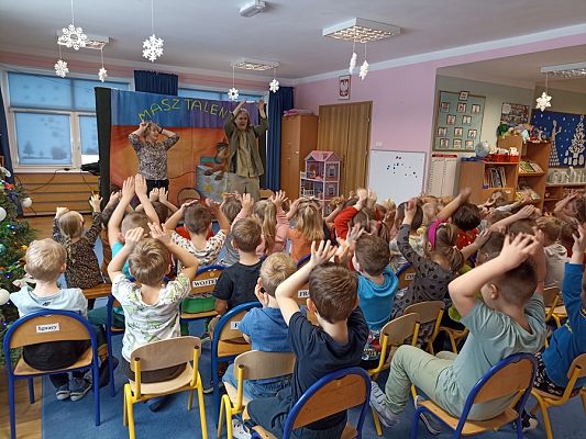 Grafika #6: Teatrzyk Magiczny ołówek