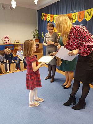 Grafika #9: Przedszkolny konkurs kolęd i pastorałek cz. II