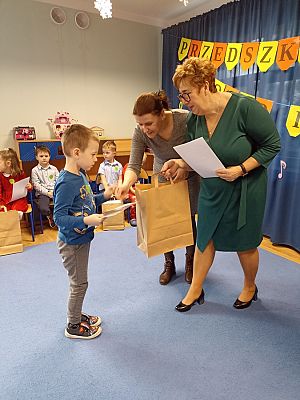 Grafika #4: Przedszkolny konkurs kolęd i pastorałek cz. II