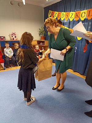 Grafika #3: Przedszkolny konkurs kolęd i pastorałek cz. II