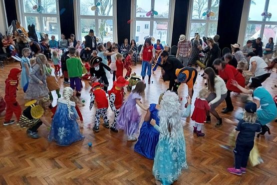 Grafika #0: Bal karnawałowy