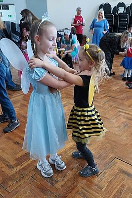 Grafika #1: Bal karnawałowy