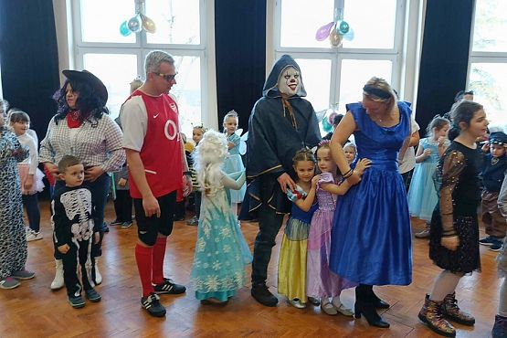 Grafika #5: Bal karnawałowy