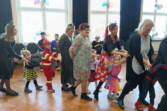 Grafika #9: Bal karnawałowy