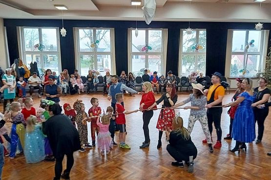 Grafika #11: Bal karnawałowy