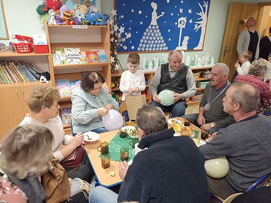 Grafika #4: Dzień Babci i Dziadka gr. III Sowy