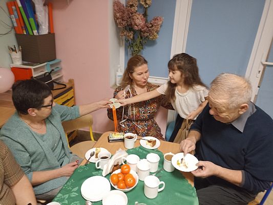 Grafika #6: Dzień Babci i Dziadka gr. III Sowy