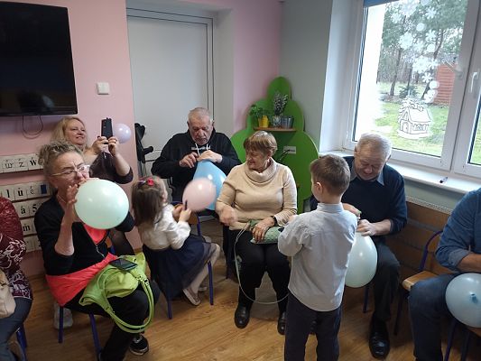 Grafika #14: Dzień Babci i Dziadka gr. III Sowy cz. II