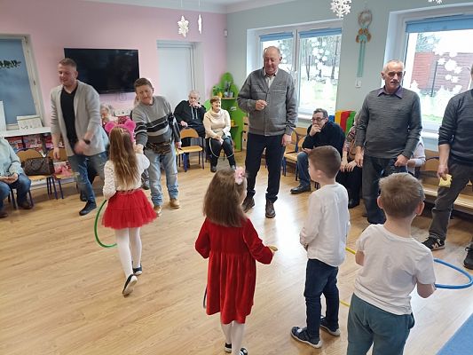 Grafika #17: Dzień Babci i Dziadka gr. III Sowy cz. II