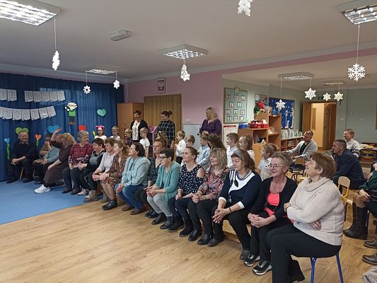 Grafika #23: Dzień Babci i Dziadka gr. III Sowy cz. II